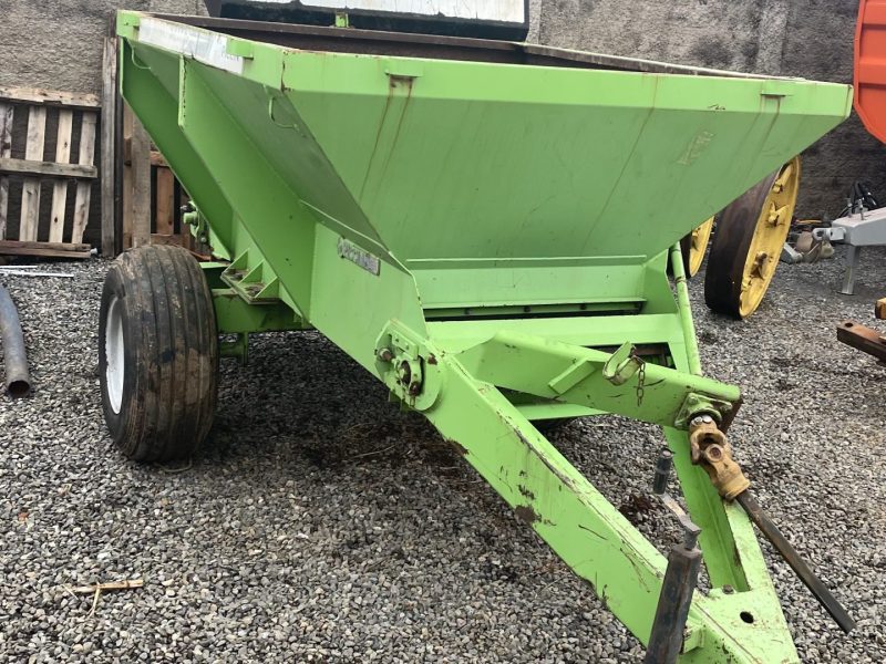 Distribuidor de Calcário e Composto Orgânico – MASTER 3000 D (Usado) - PICCIN