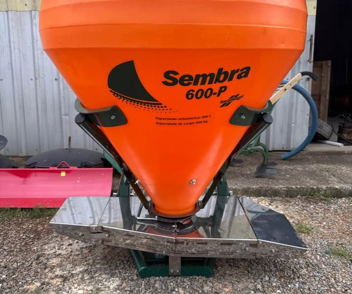 Distribuidores de Fertilizantes e Sementes Sembra 600-P