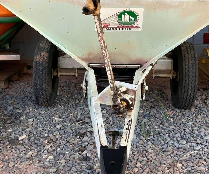 Distribuidor de calcário Maschietto 2600 (Usado)