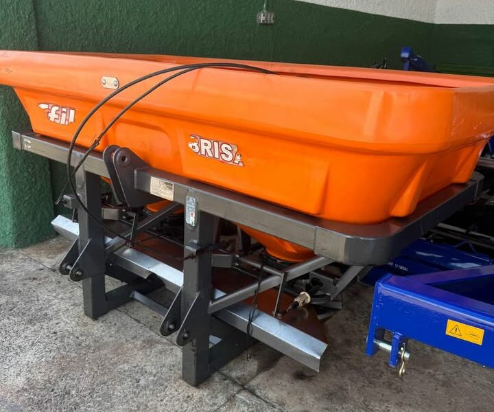 Distribuidor de Calcario e Fertilizantes 1300 (Usado)