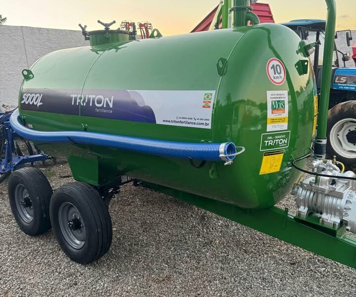 Carreta Tanque Distribuidor de Fertilizantes Líquidos 5000 Litros- Bomba a vácuo - Rodado Tandem