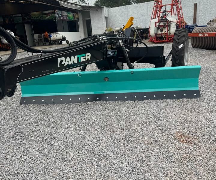 Plaina Niveladora de Arrasto Panter - 3 metros - Válvula Eletro Hidráulica