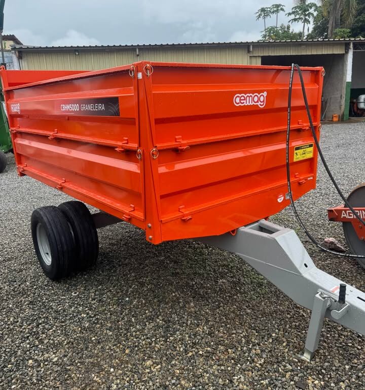 Carreta Agrícola Basculante Hidráulica- CBHM 5000 C/Pneus - 5 toneladas