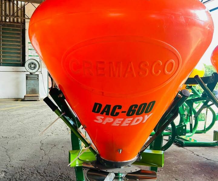 Adubadora e Semeadora Mono Disco Giro 600 - Cremasco
